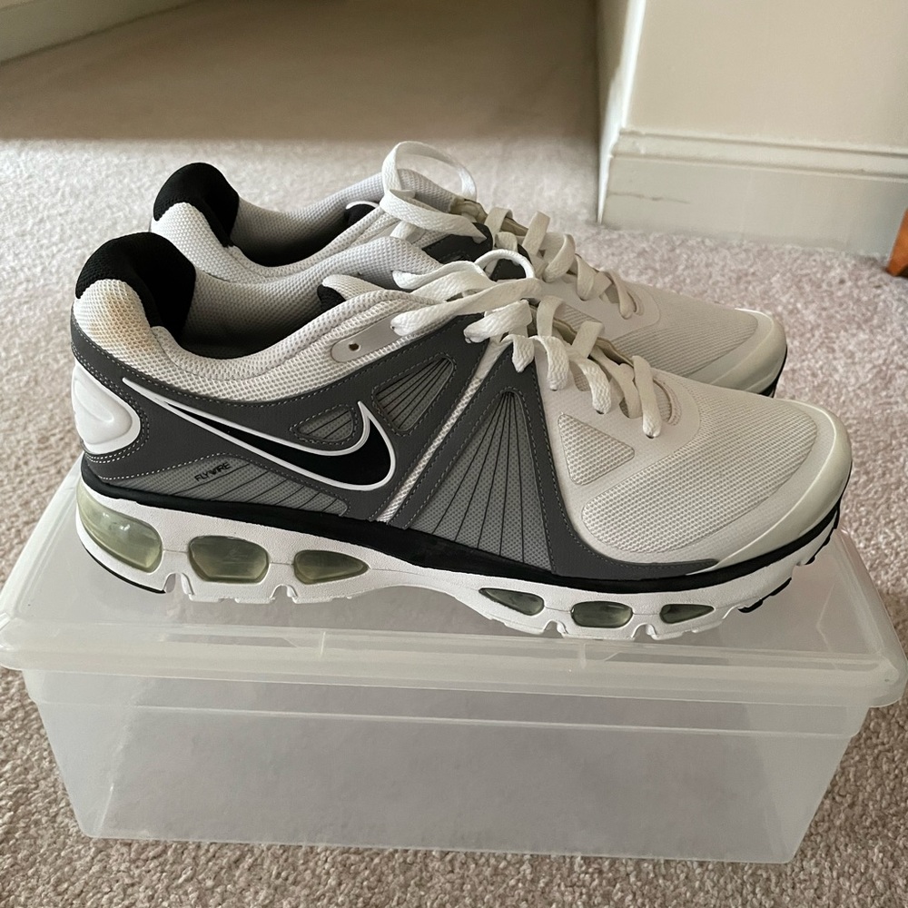 Nike tail wind 4 men’s sneaker